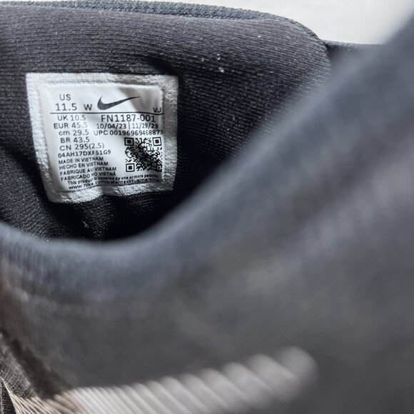 Nike Invincible Run 3 Running Shoes - Men's Size 11.5 Wide - Black - Picture 11 of 11